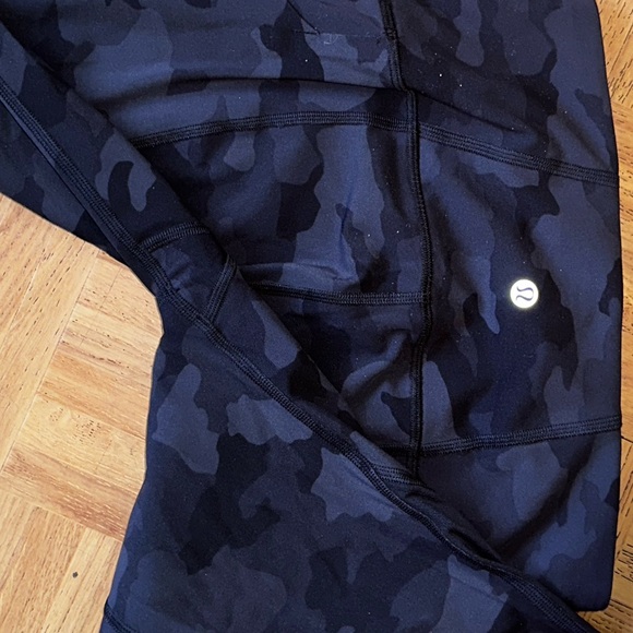 Lululemon Camo crop leggings used in great condition - Picture 6 of 12